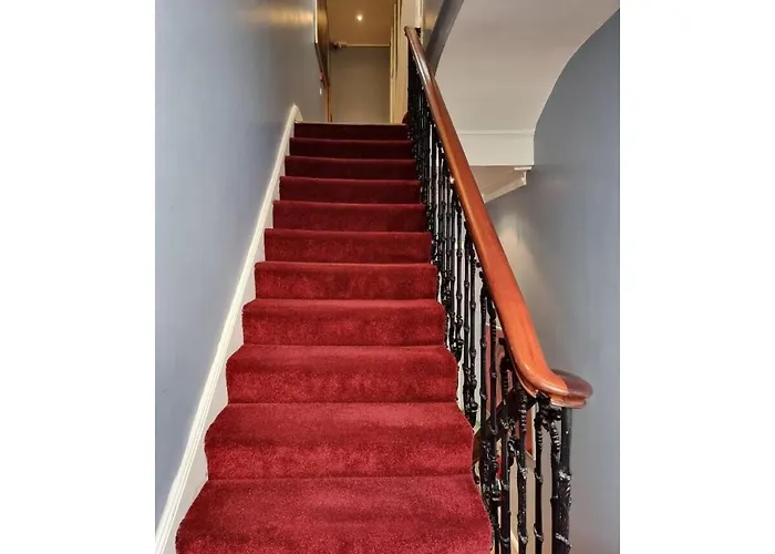 F302-3Rd Floor Studio For 2 Near Hyde Park