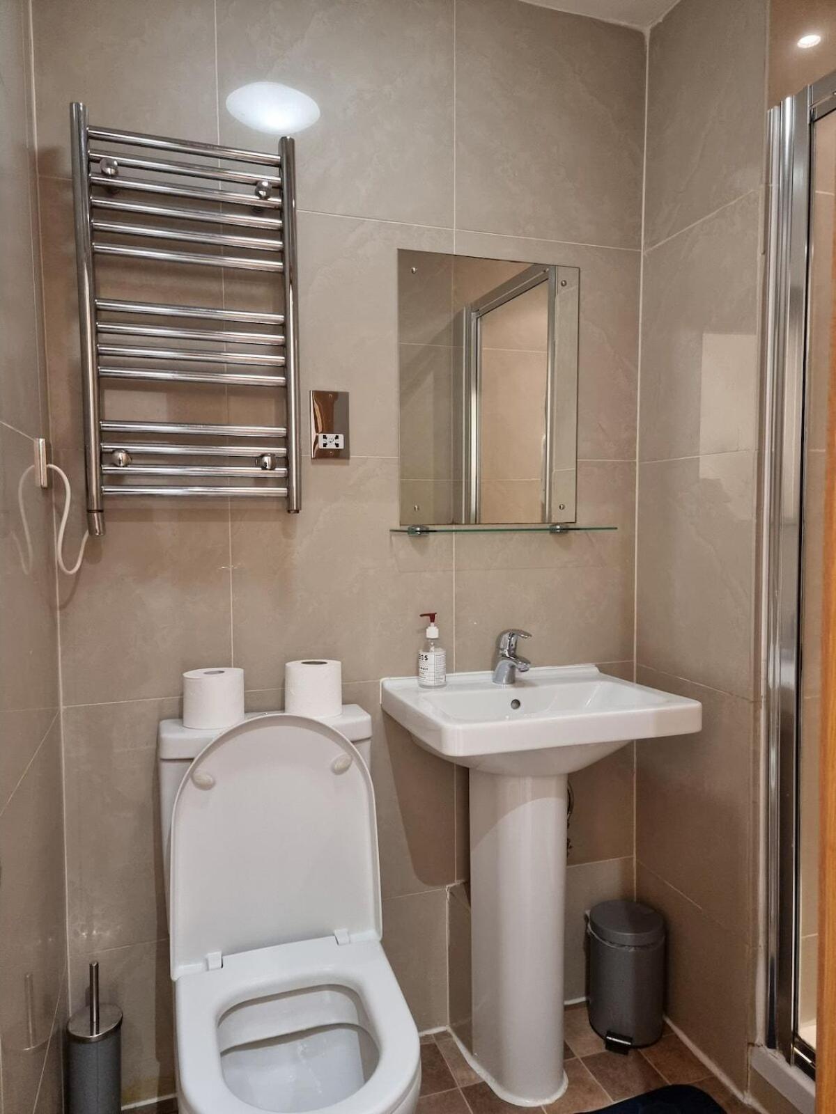F302-3rd Floor For 2 Near Hyde Park * Лондон